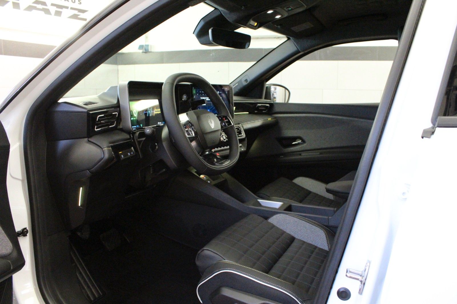 Fahrzeugabbildung Renault R 4 150 Comfort Range Iconic *Vollausstattung*