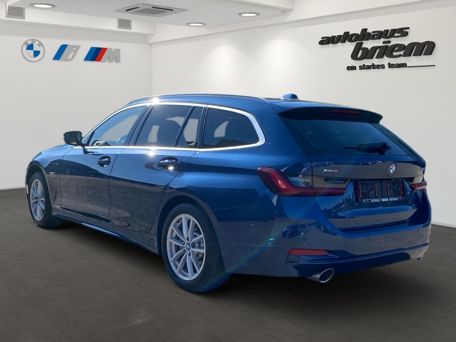 BMW 320e xDrive Touring, ab 299,- € mtl. Rate foto 4