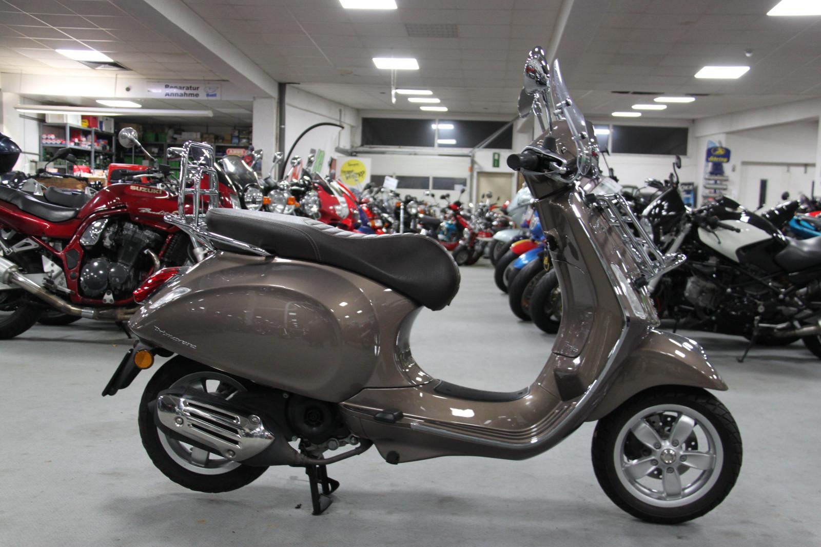 Vespa Primavera 50 Touring erst 3.000 km!