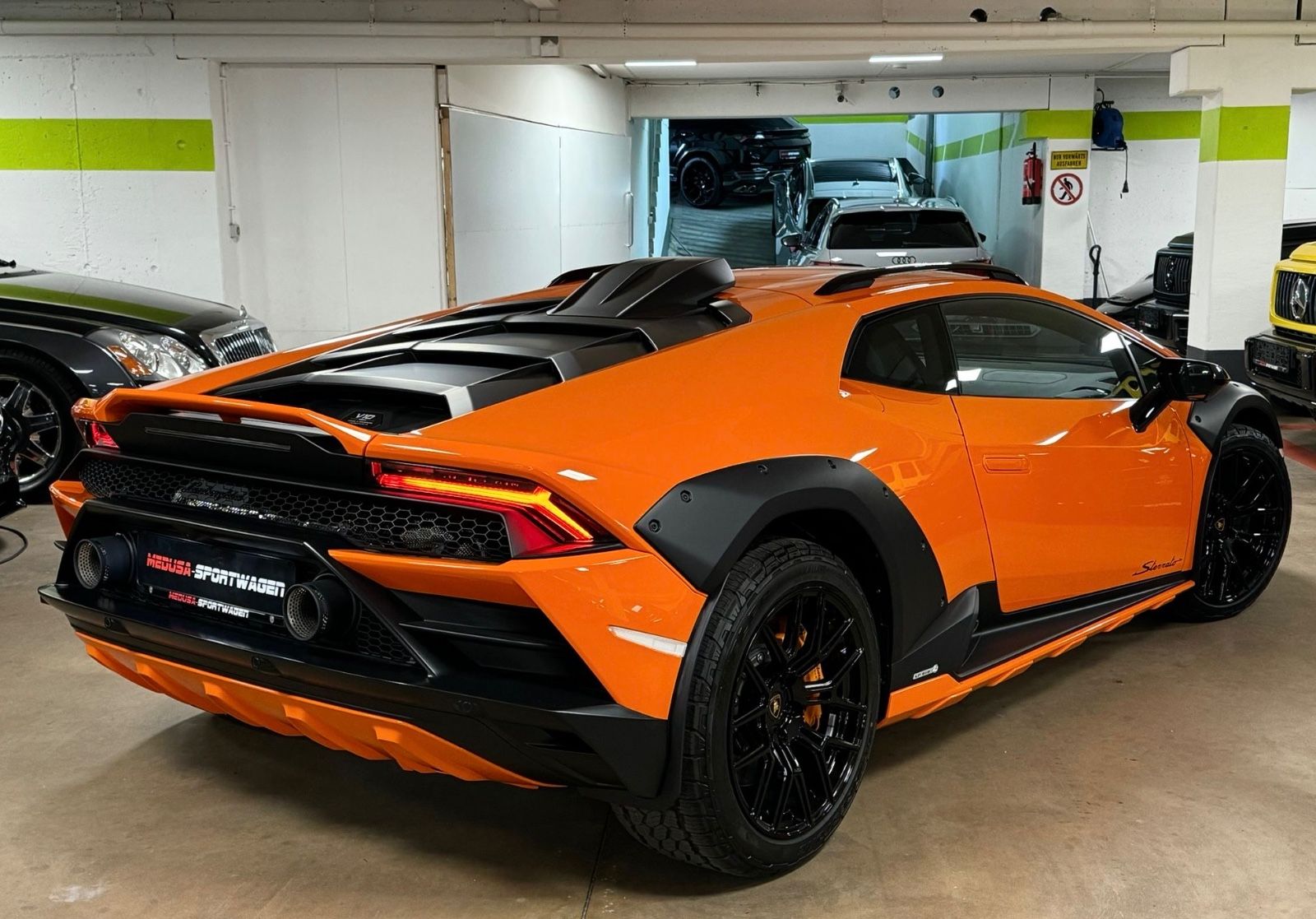 Fahrzeugabbildung Lamborghini HURACAN STERRATO Q-CITURA SENSONUM MY25 FULL NEW