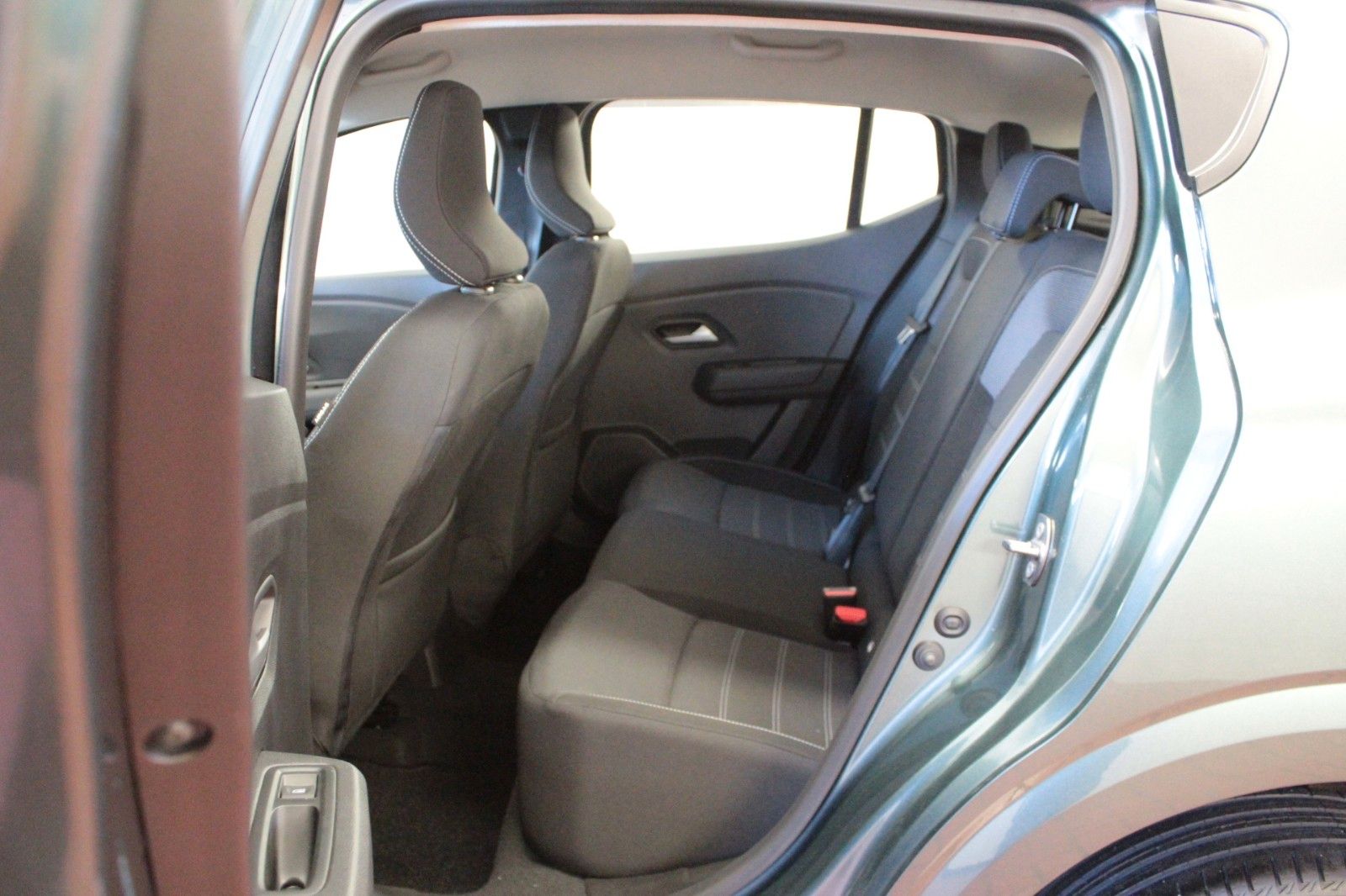 Fahrzeugabbildung Dacia Sandero TCe 100  ECO G Expression*Winterpaket*