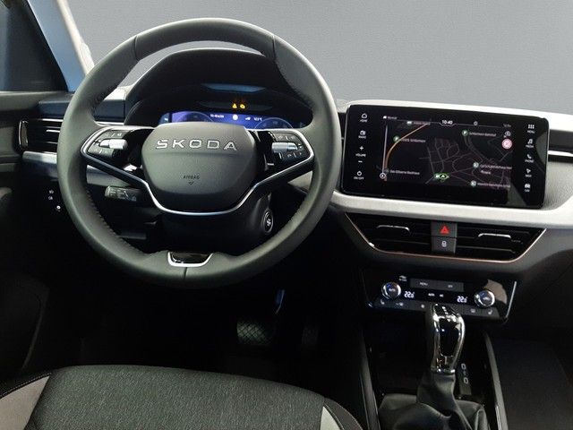 Fahrzeugabbildung Skoda Kamiq Selection 1.5TSI DSG Navi AHK MatrixLED