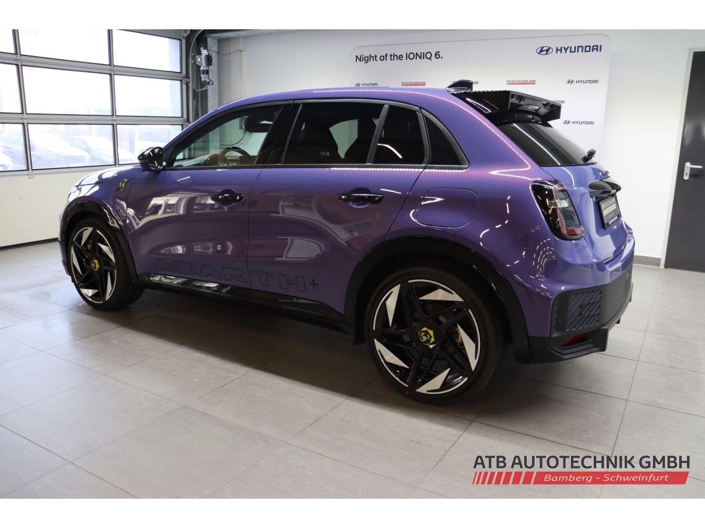 Fahrzeugabbildung Abarth 600e Scorpionissima 280 PS Navi LED PDCv+h Totwi
