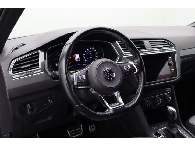 Fahrzeugabbildung Volkswagen Tiguan Highline R-Line ACC 4Motion Kamera 19
