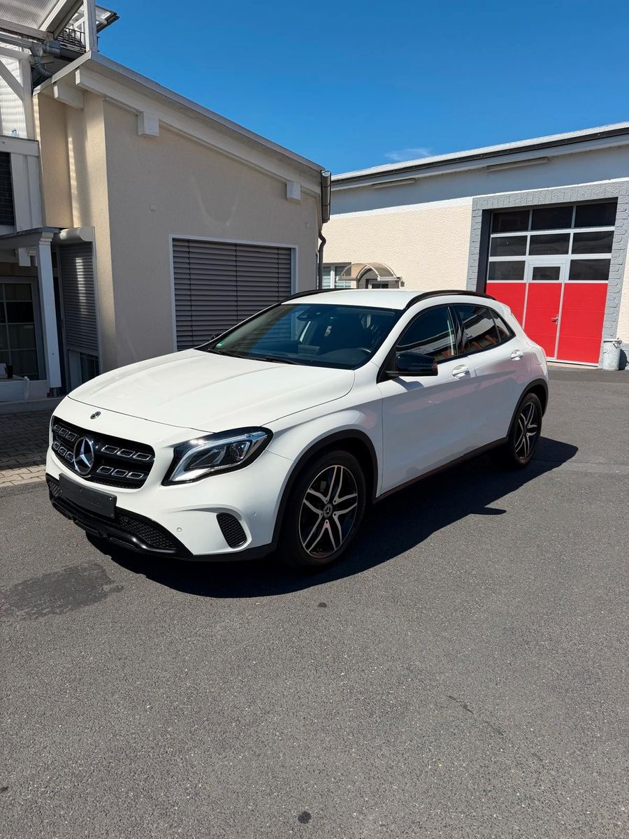 MERCEDES-BENZ GLA 180  Sport