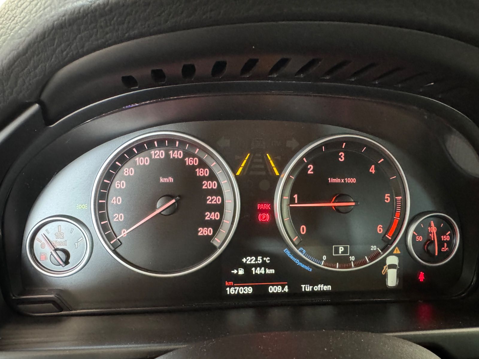 Fahrzeugabbildung BMW X5 sDrive 25 d/M-Paket/Leder/AHK/R-Cam/Xenon/SHZ