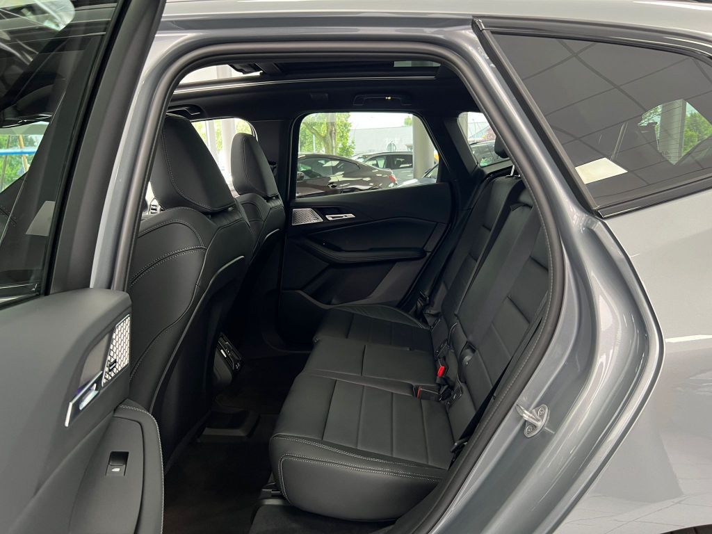 BMW 223 Active Tourer i M-Sport*PANO*HUD*H-K*360°