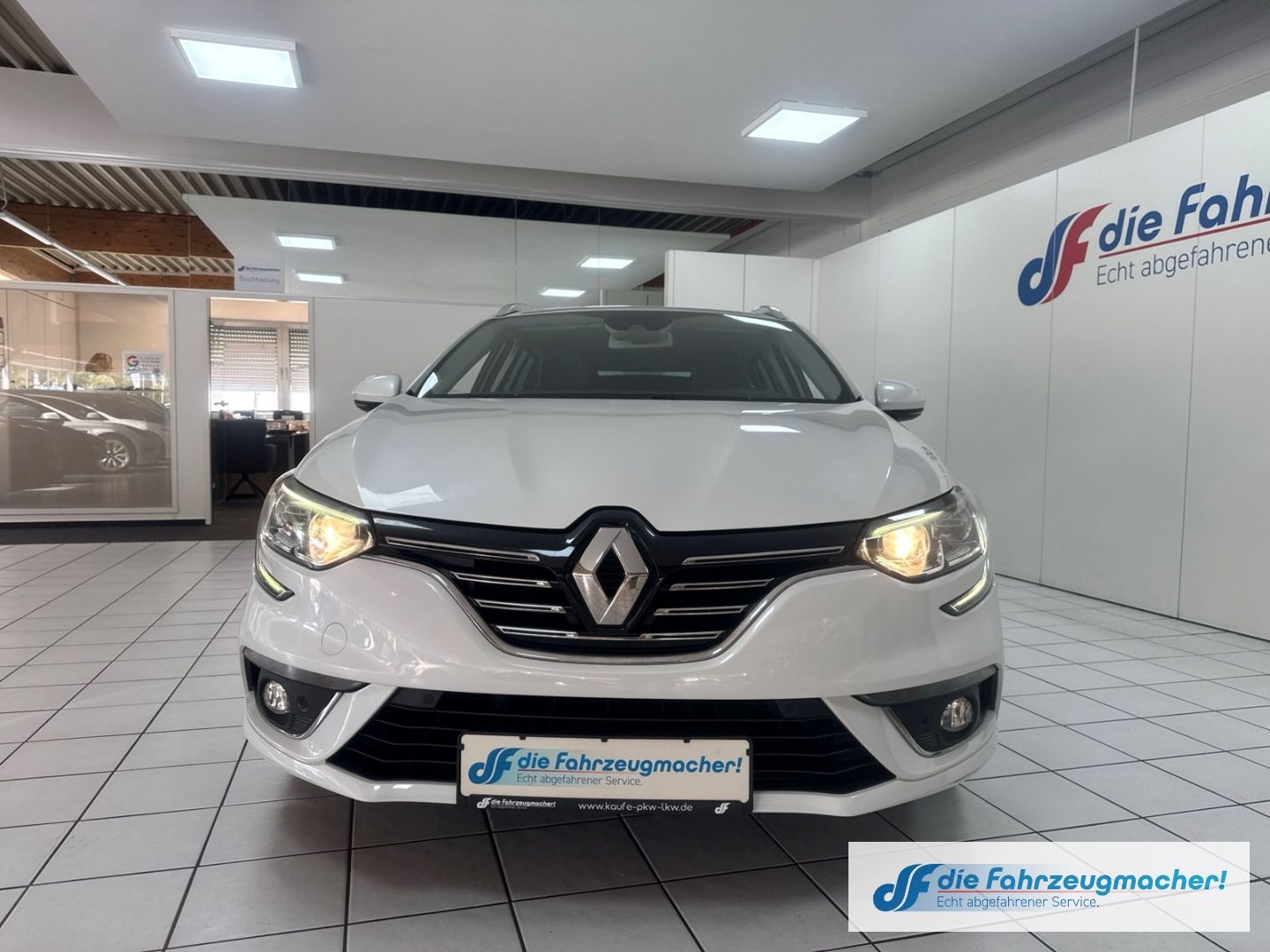 Fahrzeugabbildung Renault Megane IV Grandtour BOSE-Edition 1.2 TCe 130 Ene
