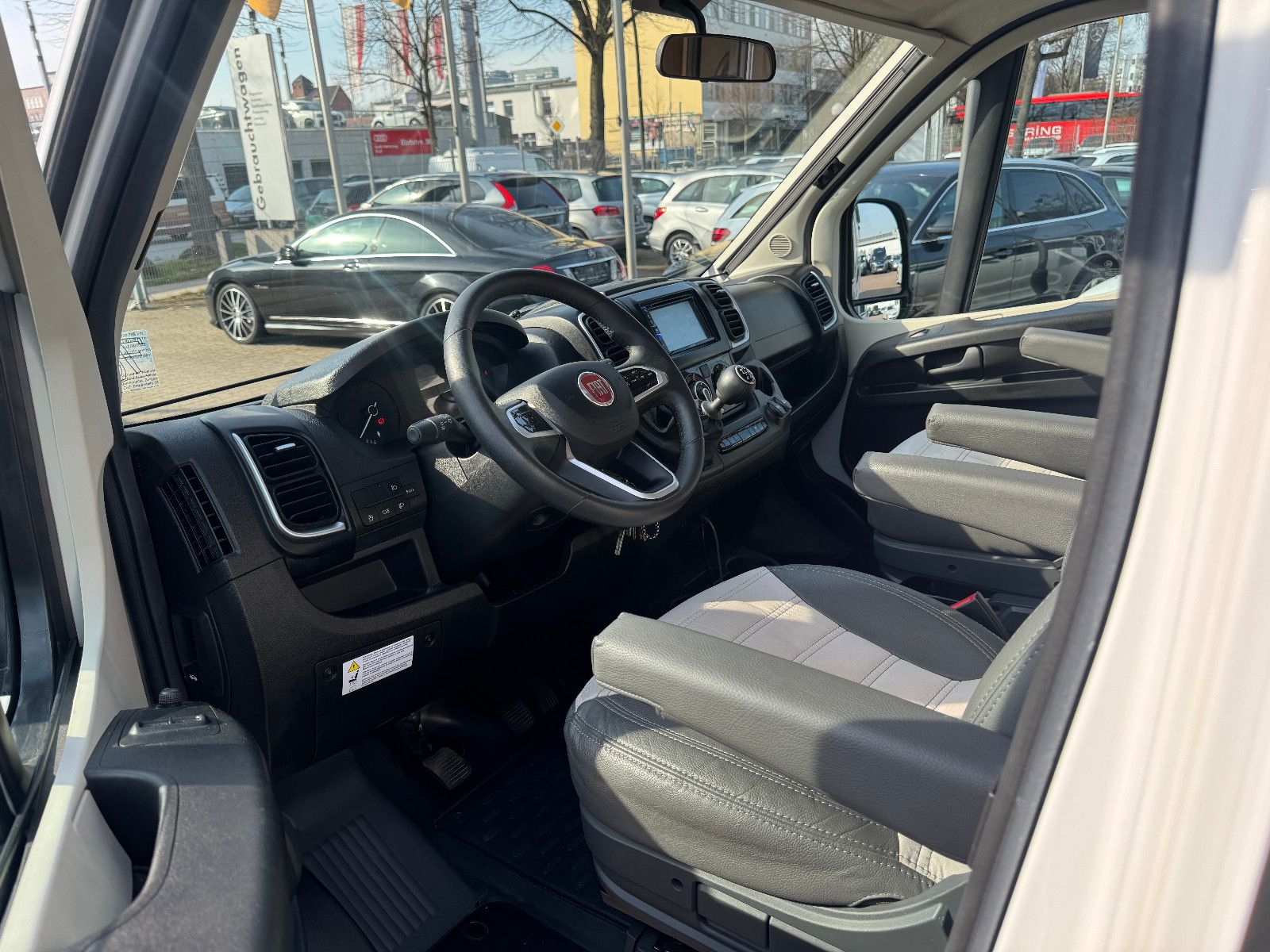 Fahrzeugabbildung Sunlight T 68 ADVENTURE EDITION FIAT LITIHIUM INVERTER 1H