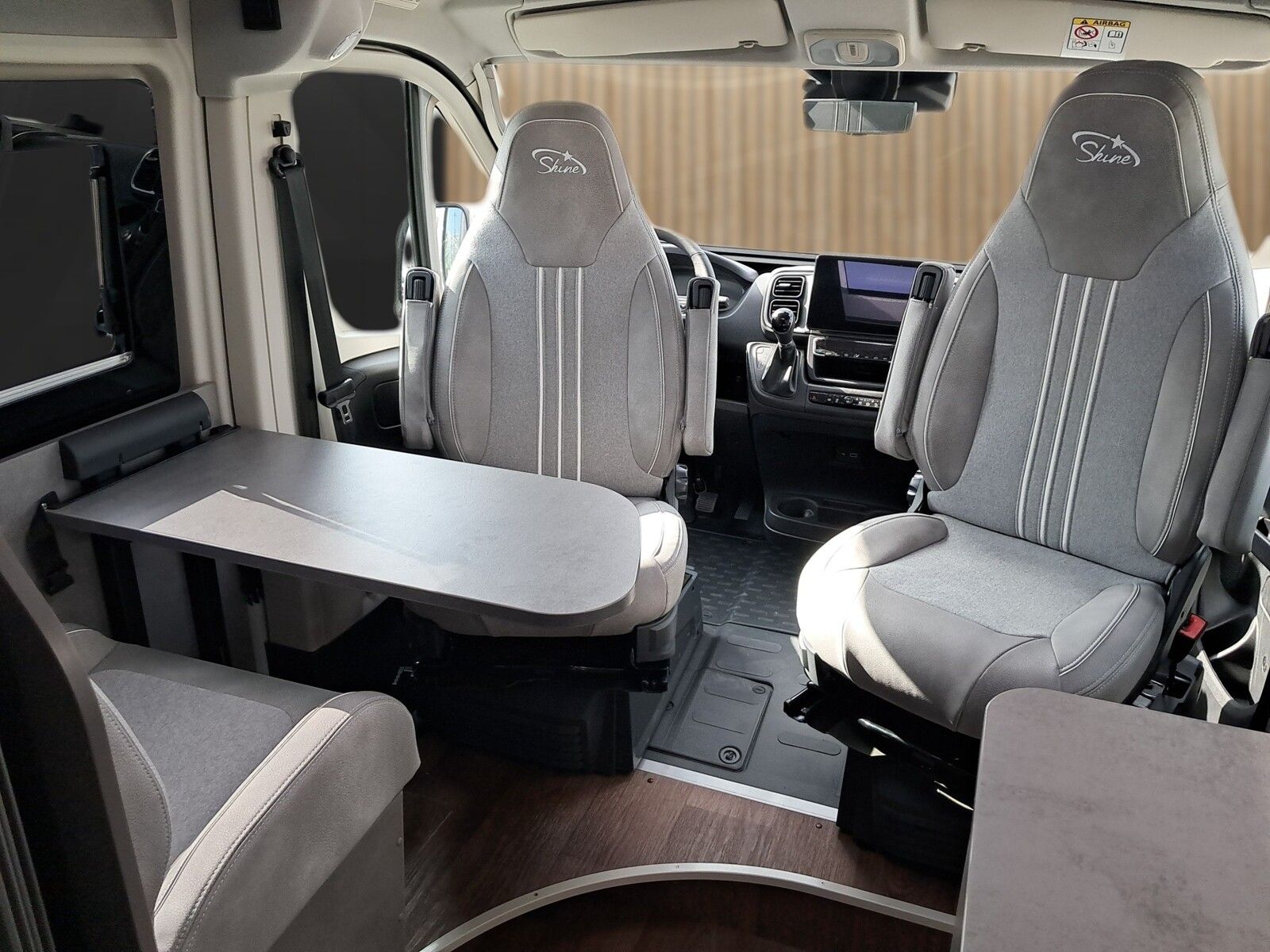 Fahrzeugabbildung Pössl Summit Shine 600 LR Citroen 180 PS Autom.