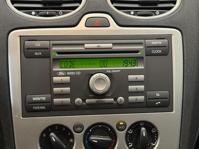 Ford FOCUS TURNIER 1.6 TREND/ AUTOM. / 63.000KM/ 1.HA Ford FOCUS TURNIER 1.6 TREND/ AUTOM. / 63.000KM/ 1.HA