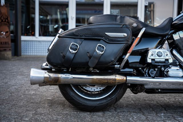 Fahrzeugabbildung Harley-Davidson FLHRC ROAD KING CLASSIC - CUSTOM PIPES