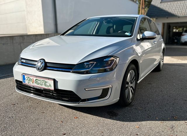 Volkswagen VW  eGolf 35,8 kWh -Virtual/Keyless/Wärmepumpe