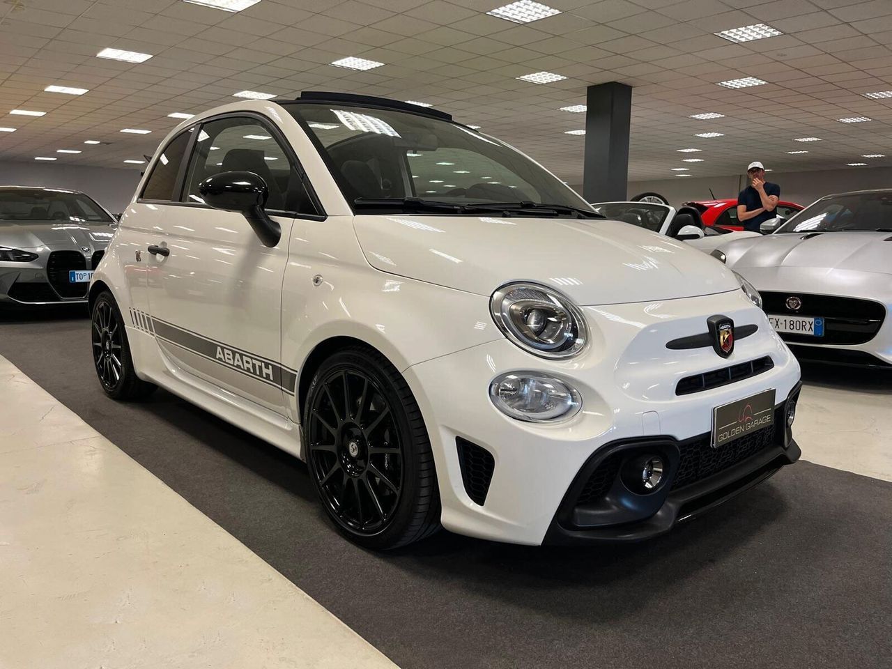 Abarth 595 C 1.4 Turbo T-Jet 180 CV Competizione imagem 2
