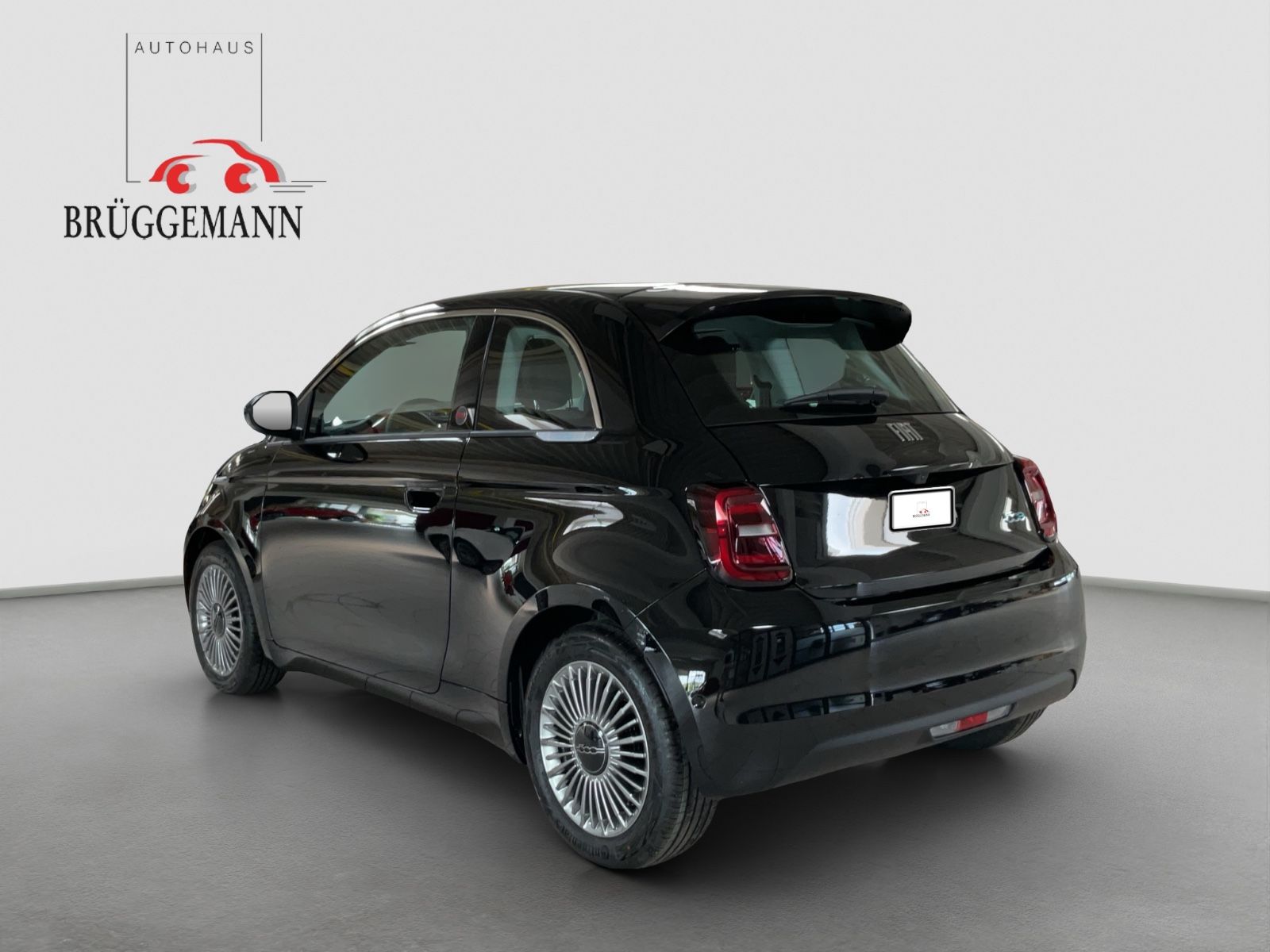 Fahrzeugabbildung Fiat 500e + Komfort Paket, Style Paket