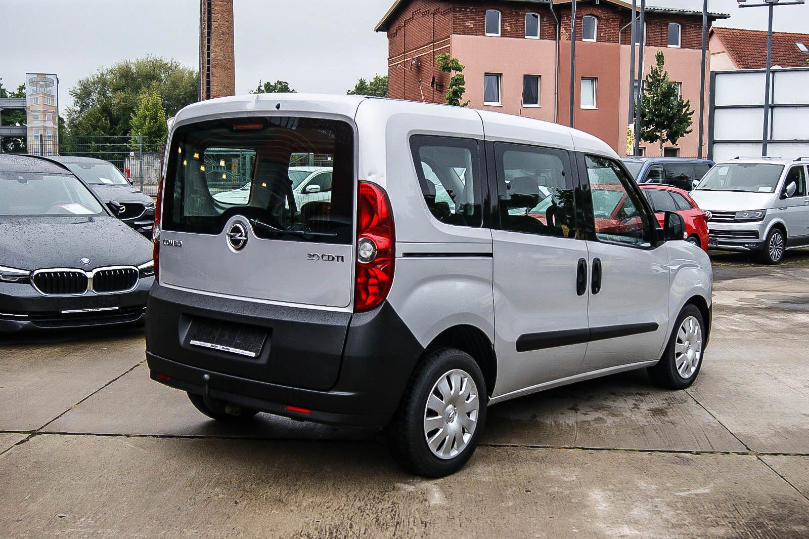 Fahrzeugabbildung Opel Combo D Selection L1H1 5-SITZE SCHIEBETÜREN 1.HD