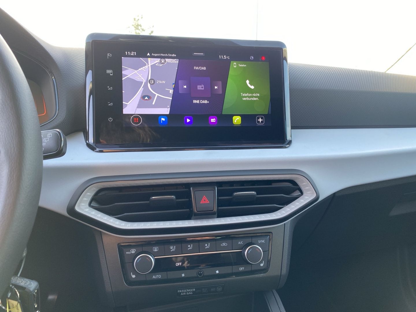 Fahrzeugabbildung SEAT Ibiza Style Road Ed. *SHZ*NAVI*PDC*CAM*Full-Link