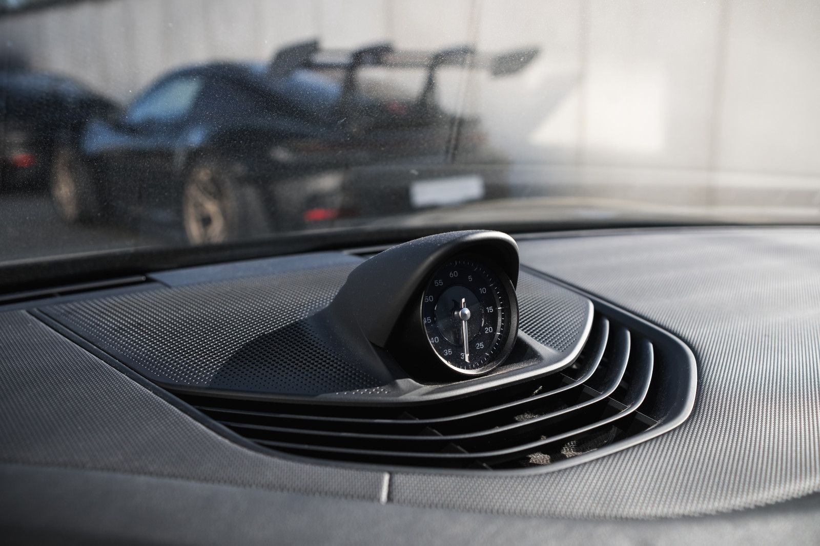 Fahrzeugabbildung Porsche Taycan Sport Turismo-Pano-PerformBatt.-WP-PASM