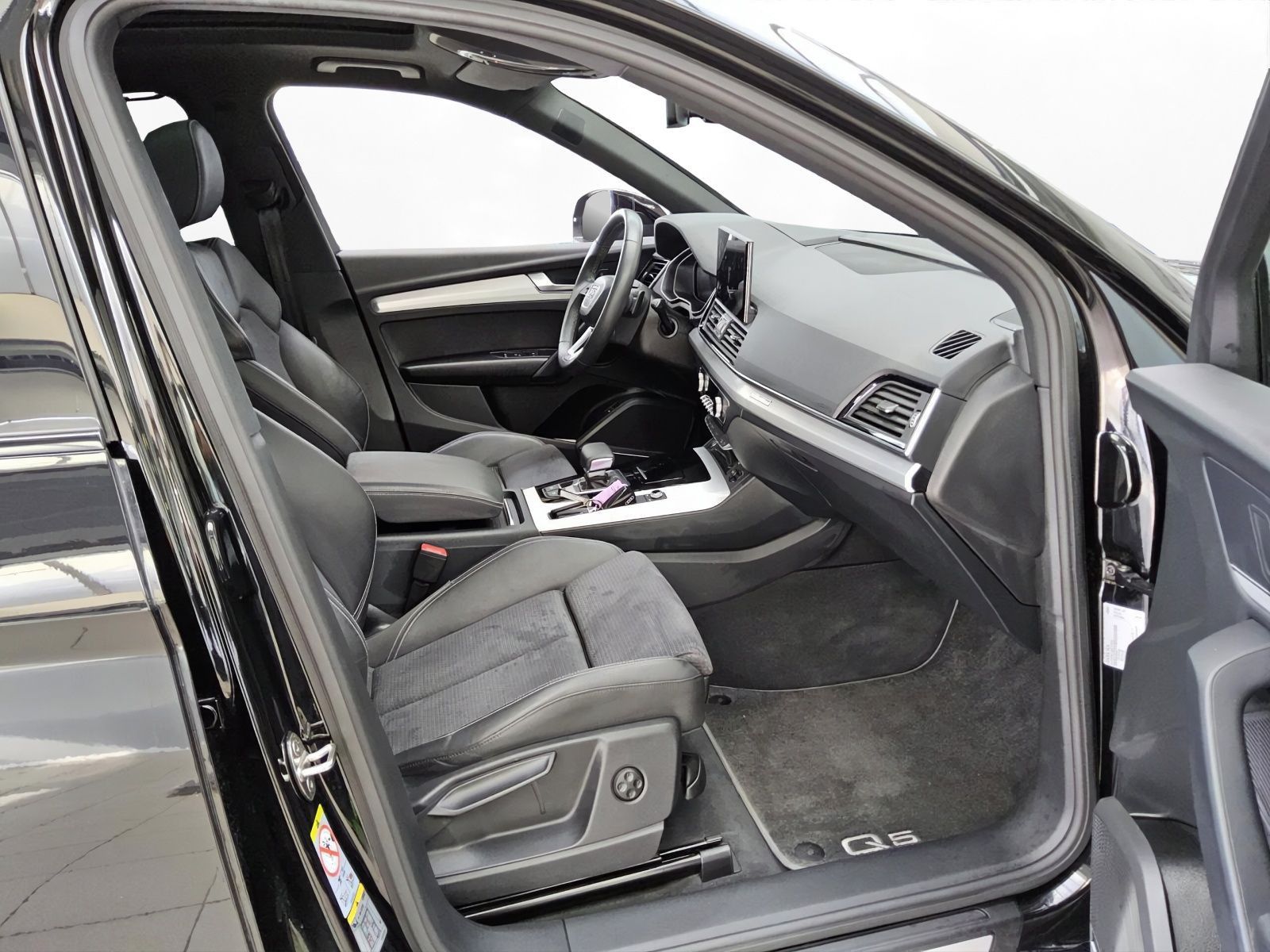 Audi Q5 40 TDI qu. S line competition AHK Pano LM 21 foto 3