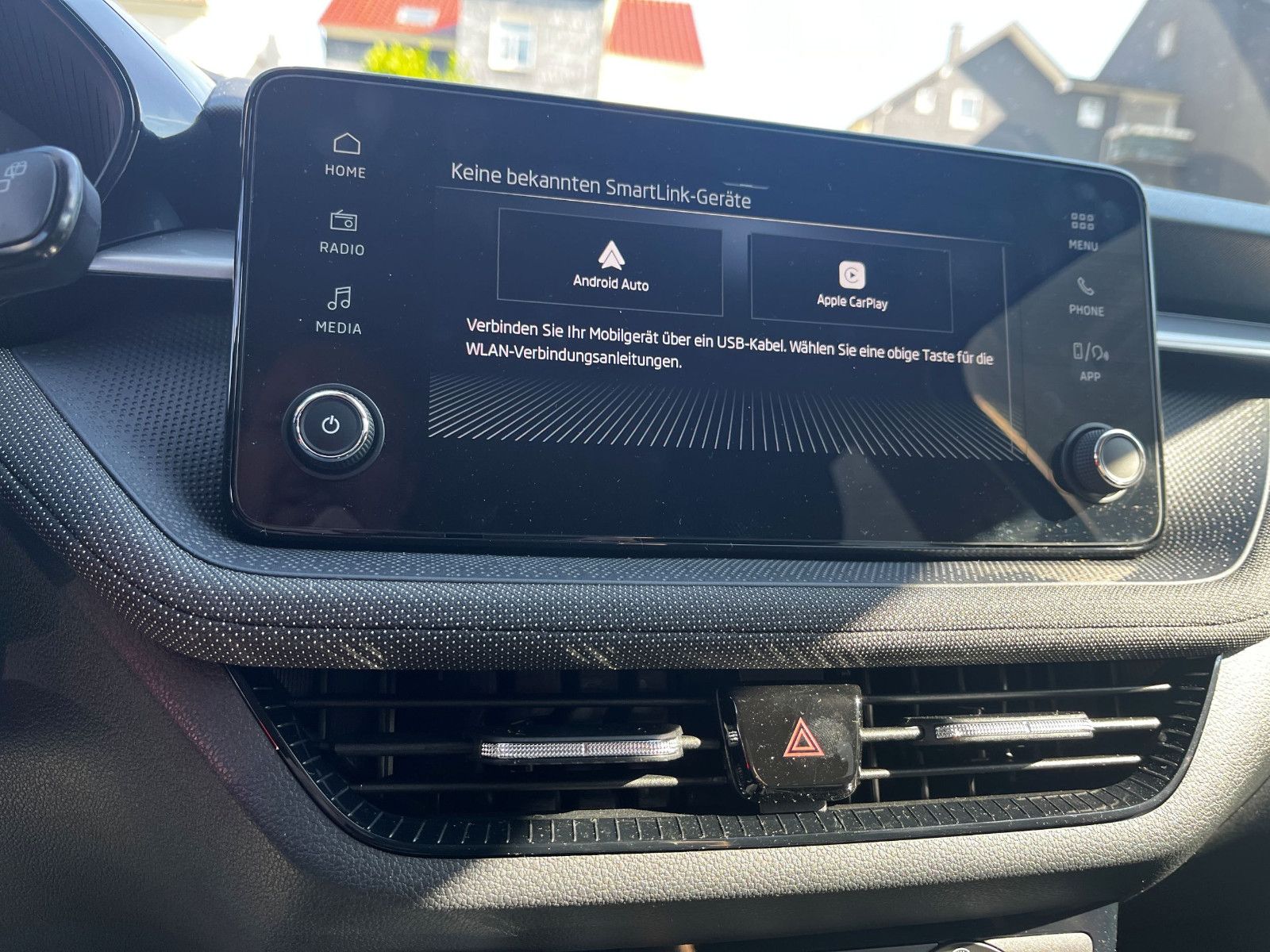 Fahrzeugabbildung SKODA Fabia Selection DSG ALU PDC DAB BT ALLSEASON
