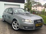 Audi A4 Avant 2.0TDI 1.HD S-Line Automatik+Xenon - Audi A4 aus 2007: Kombi