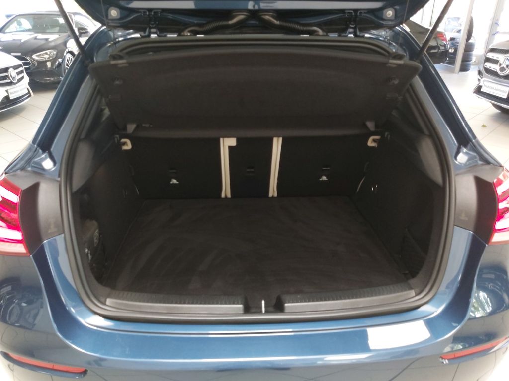 Mercedes-Benz A 220 4M DISTR. LEDER Progressive Multibeam