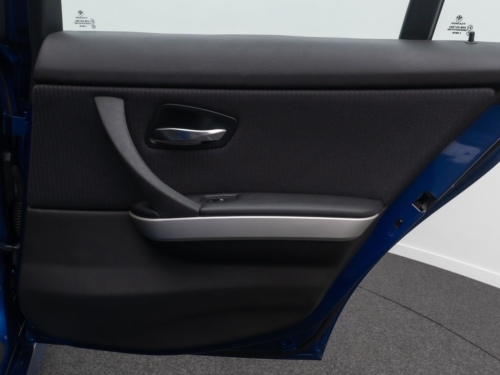 Fahrzeugabbildung BMW 318i Tempomat XenonPDC Komfort Sportsitz 17"WR