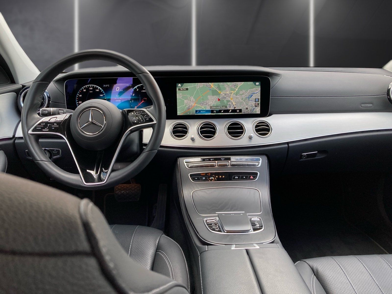 Fahrzeugabbildung Mercedes-Benz E 200 T Exclusive*Standheizung*360*MultiBeam*HUD