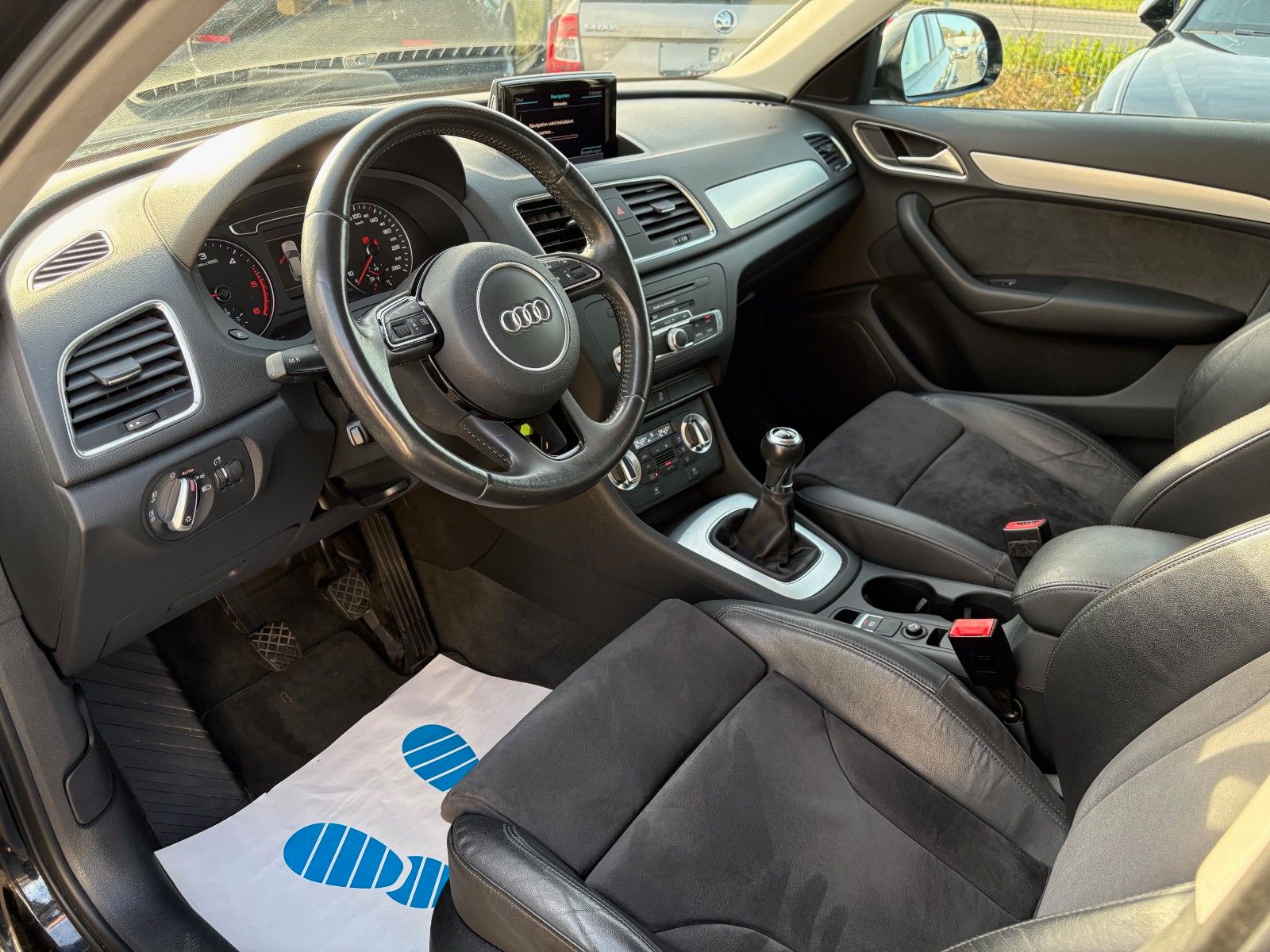 Fahrzeugabbildung Audi Q3 2.0 TDI Navi Xenon Alcantara/Leder SPORTSITZE