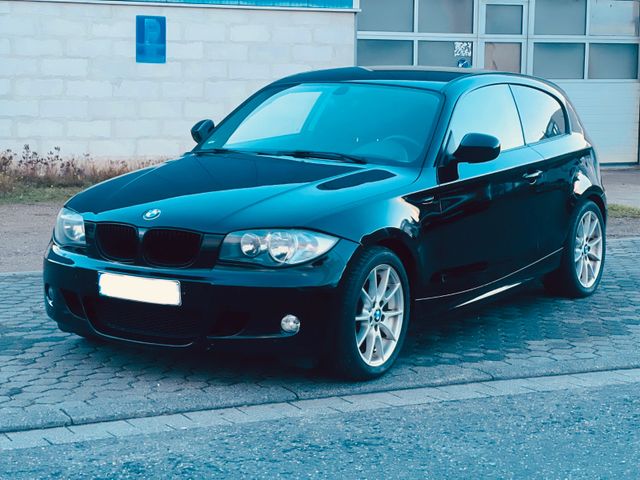 BMW 118d / M-Paket / KLIMAAUTOMATIK / PDC / NSW /