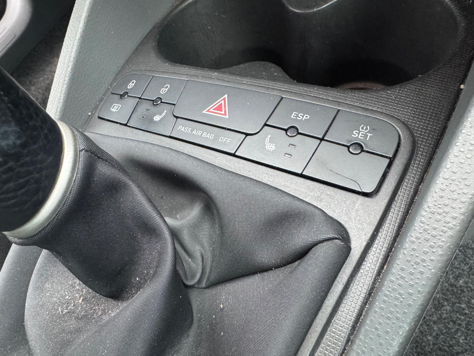 Seat Ibiza 2011 — photo 13