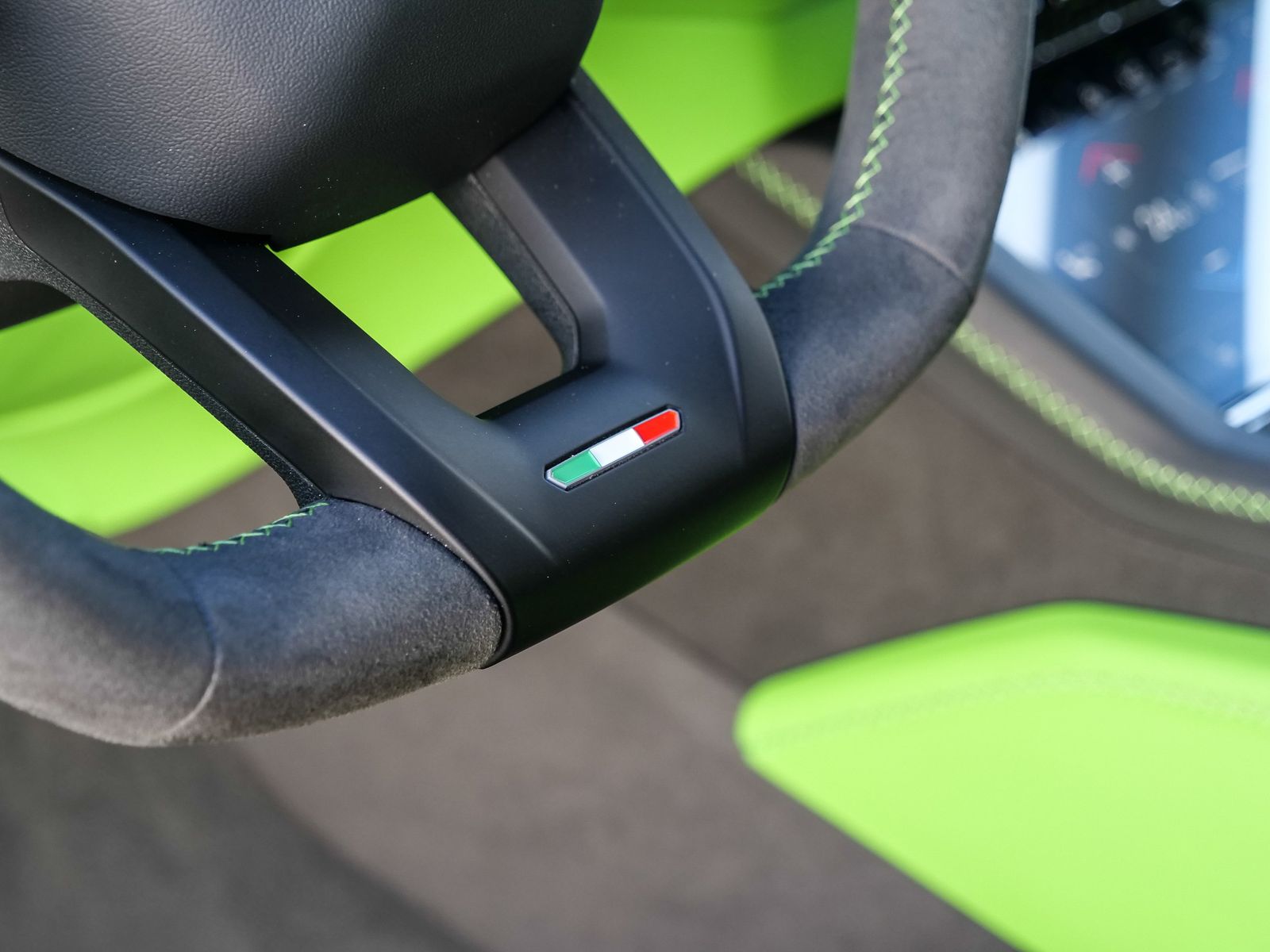 Lamborghini Urus SE Verde Selvans, Big Interior Carbon Pack foto 23