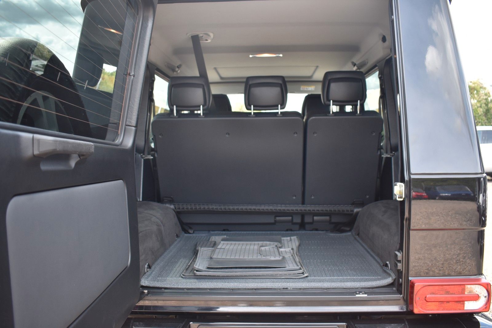 Fahrzeugabbildung Mercedes-Benz G 500 V8 1.HAND/AHK/SD/LEDER/KAMERA/TOTWINKEL