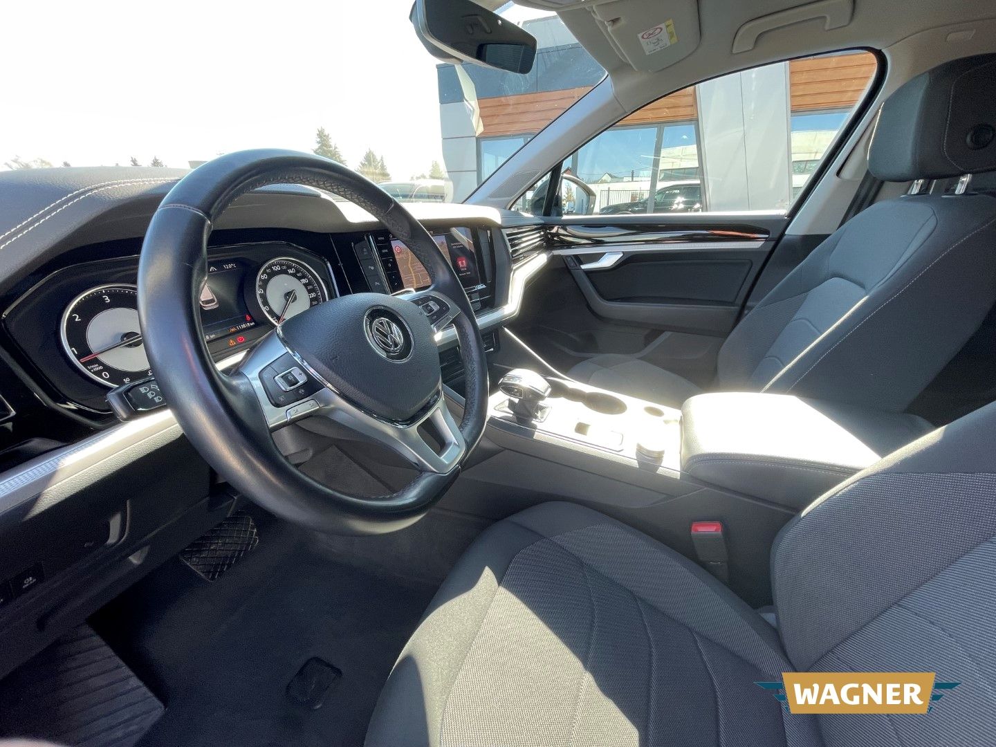 Fahrzeugabbildung Volkswagen Touareg 4Motion 3.0 V6 TDI AHK
