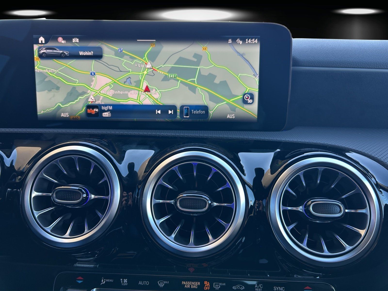 Fahrzeugabbildung Mercedes-Benz A 220 d AMG Distronic MULTIBEAM Pano KEYGO Sound