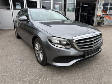 Mercedes E 220 - 1