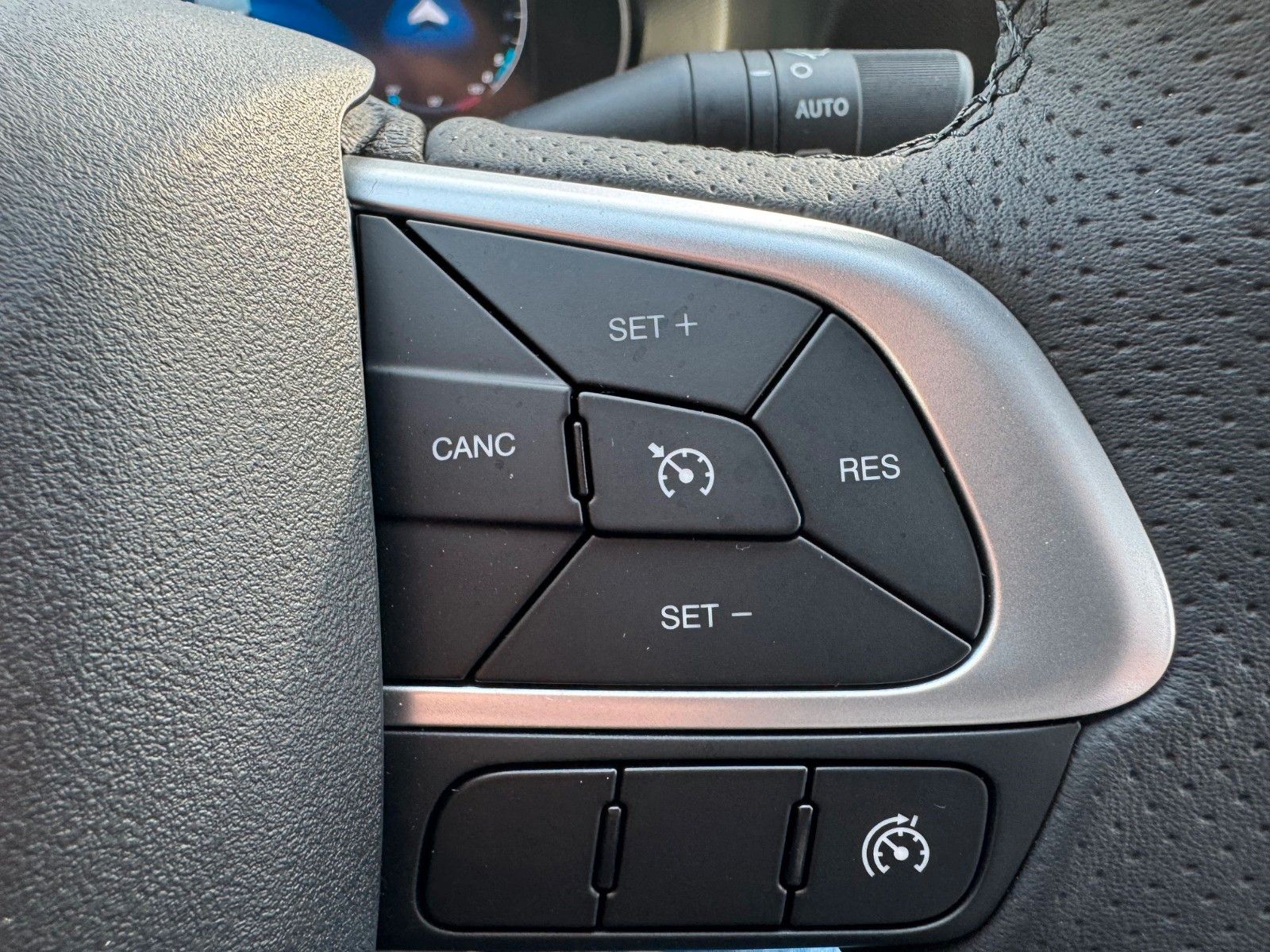 Fahrzeugabbildung Iveco Daily 35S16 A8 *DoKa*Automatik*AHK*R3.520mm*