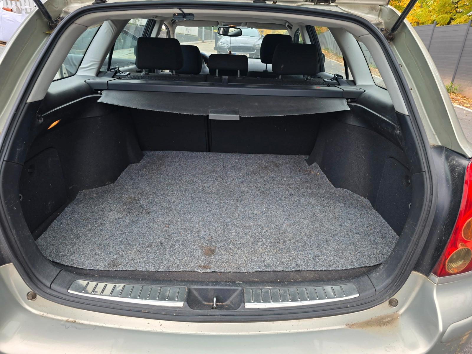 Toyota Avensis 2004 — photo 8