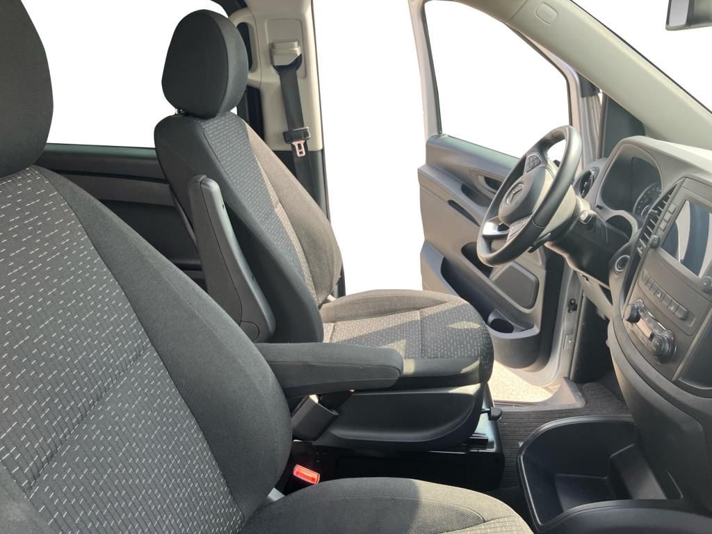 Fahrzeugabbildung Mercedes-Benz eVito 126 Tourer Pro Extralang 9 Sitze Airmatic