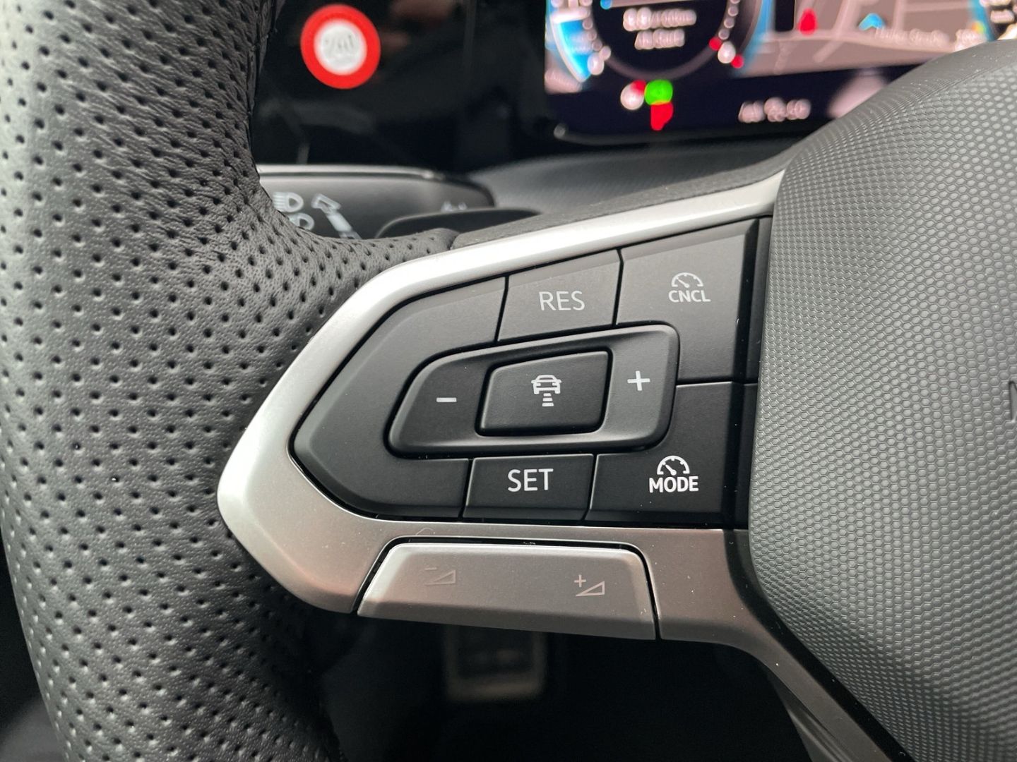 Golf VIII R-Line 2.0 TDI DSG Black Style Kamera