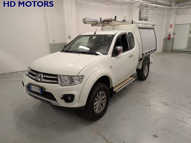 Mitsubishi MITSUBISHI L200 2.5 DI-D/178CV club cab 178 cv 4