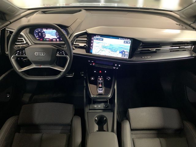 Q4 e-tron 55 QUATTRO S LINE MATRIX+PANO+AHK+AUGM