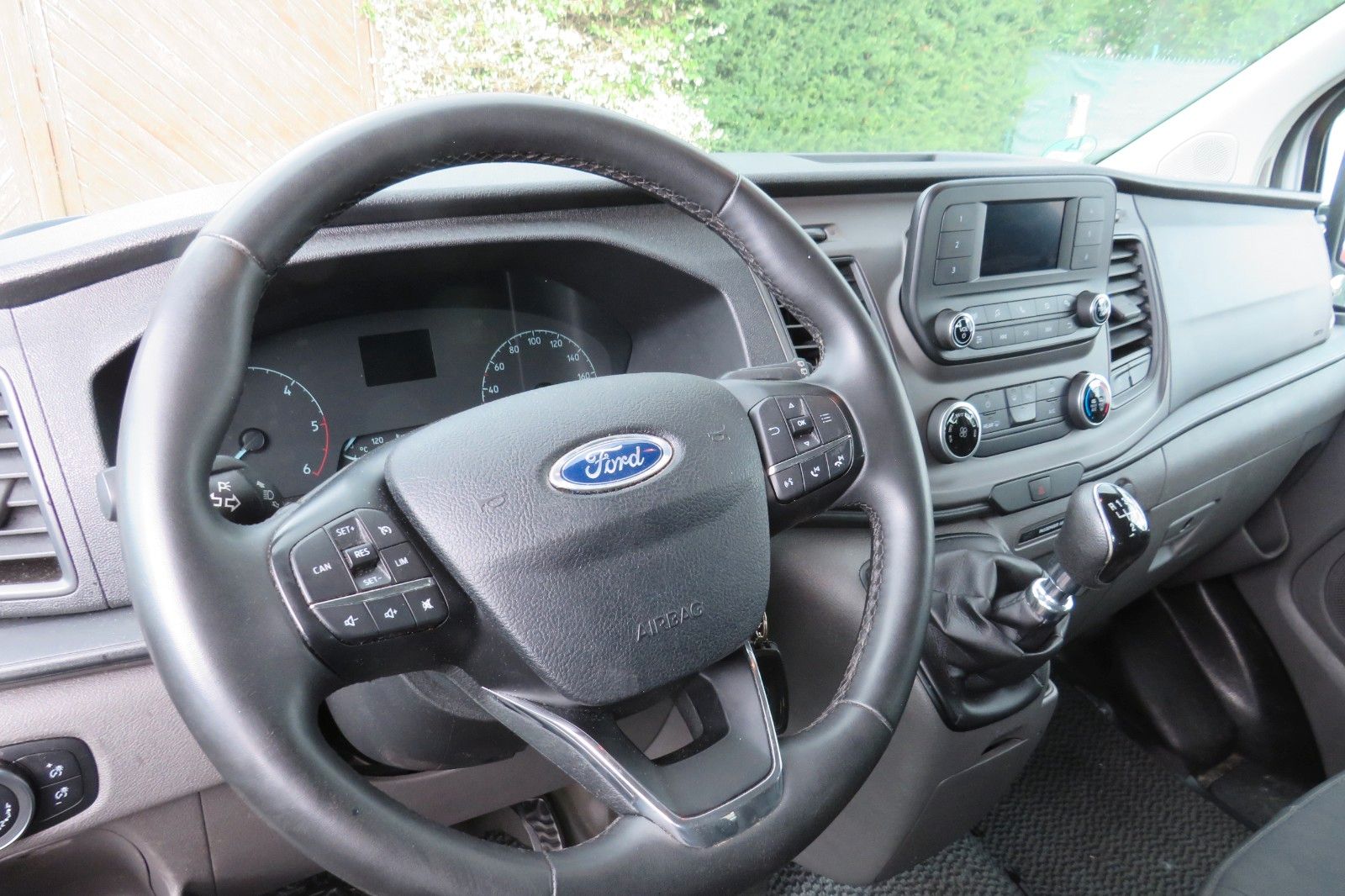 Fahrzeugabbildung Ford Transit Custom Kombi 320 L2 Trend