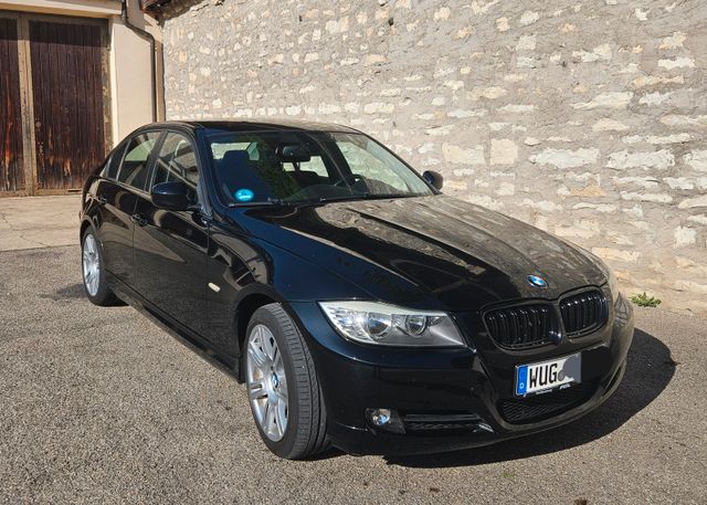 BMW 320i E90 LCI  *15.000 km*