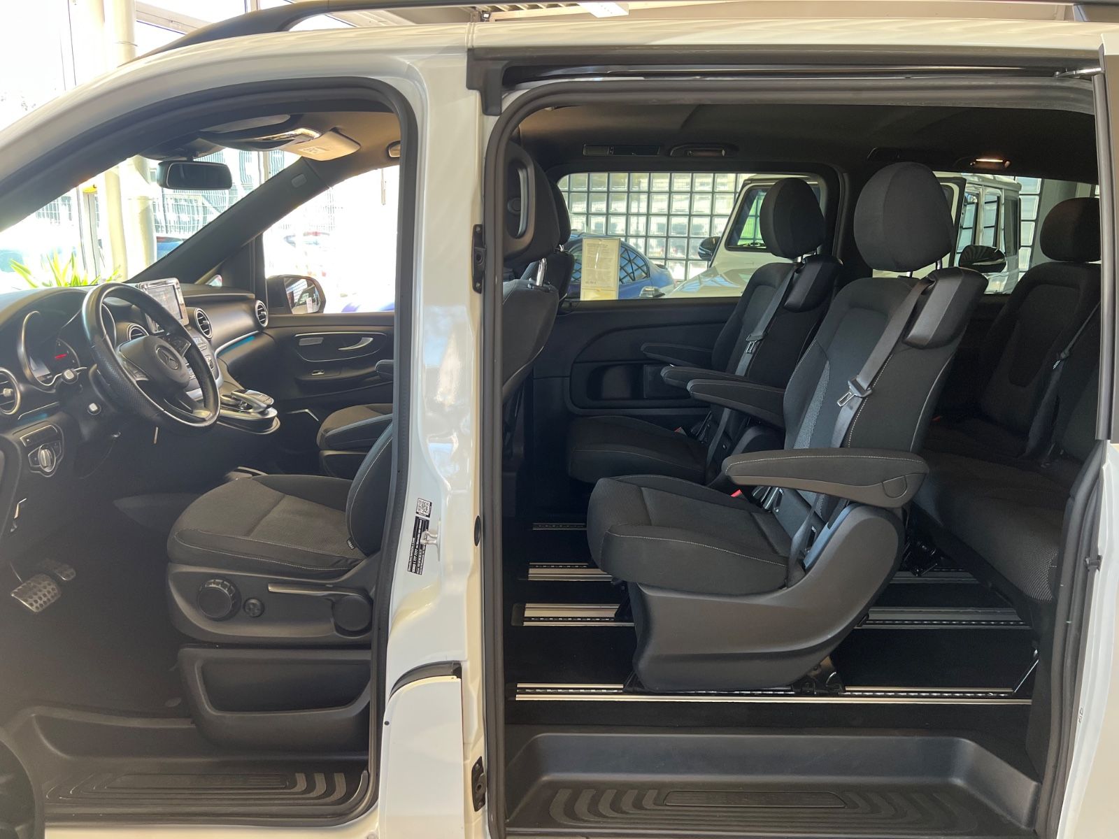 Fahrzeugabbildung Mercedes-Benz V 250 d EDITION lang AMG *AMBIENTE*KAMER*LED*