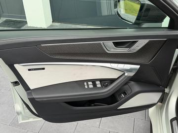 2024 AUDI RS6 — миниатюра 15