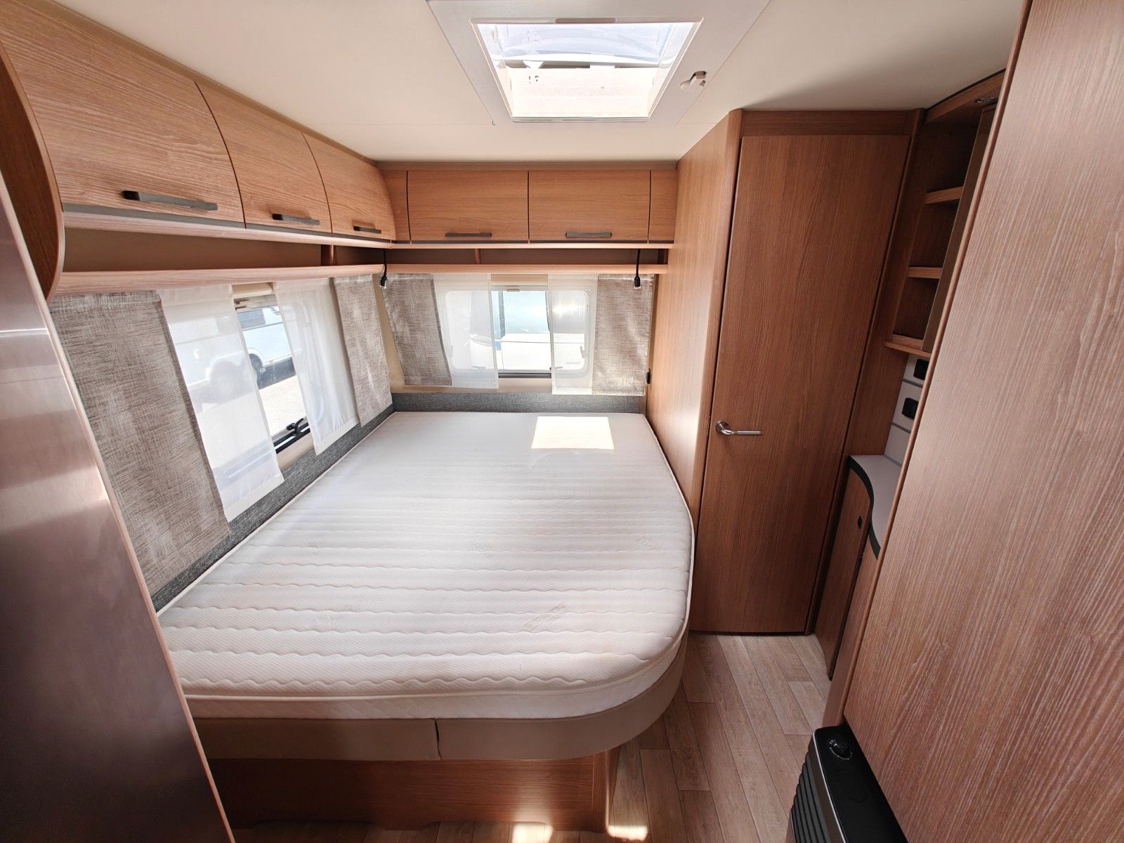 Fahrzeugabbildung Fendt Saphir 560 SF - Mover, Backofen, Citywasser -