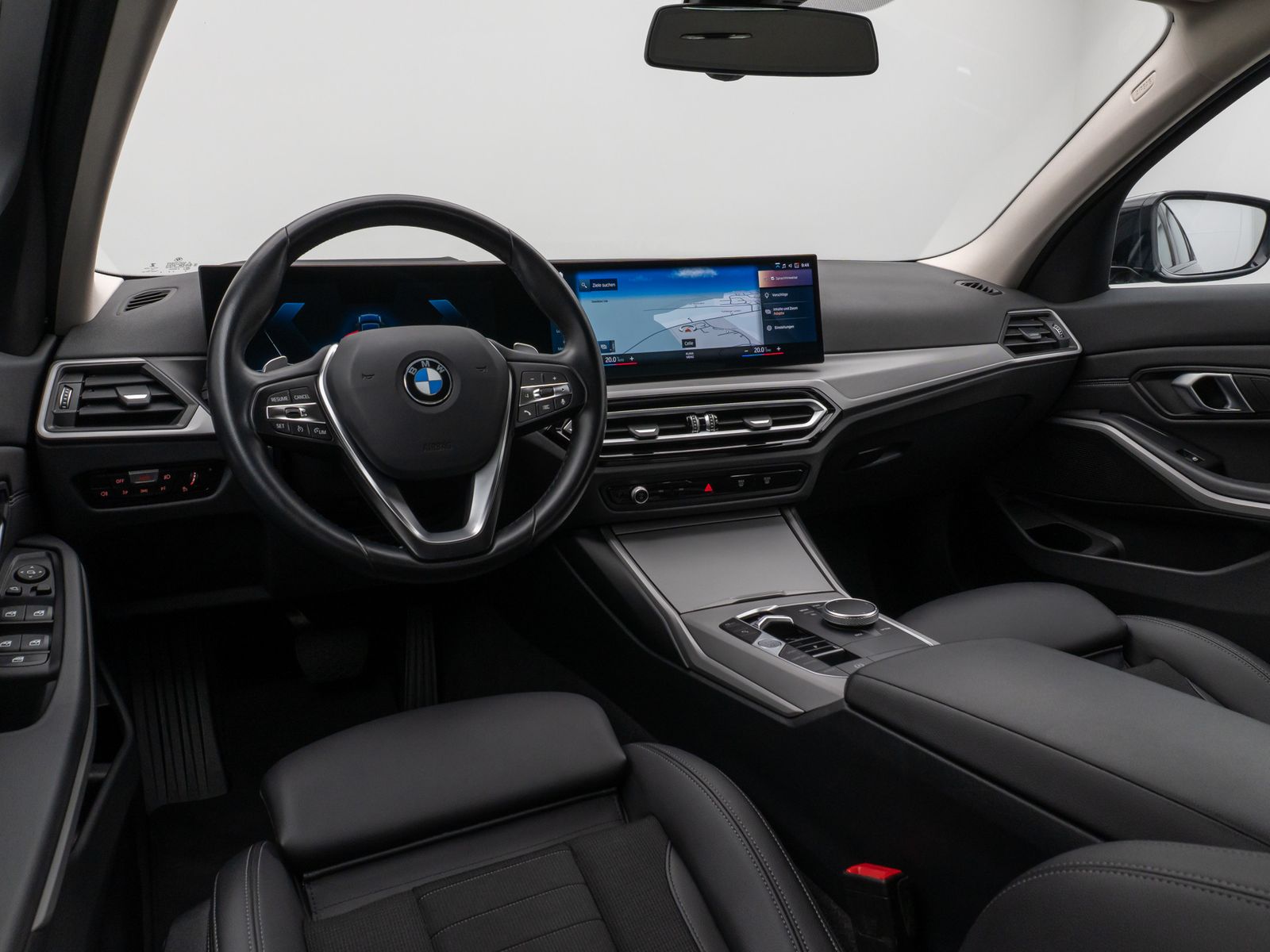 Fahrzeugabbildung BMW 320d Lim. DAB HUD CockPitPro Leder PDC Sport