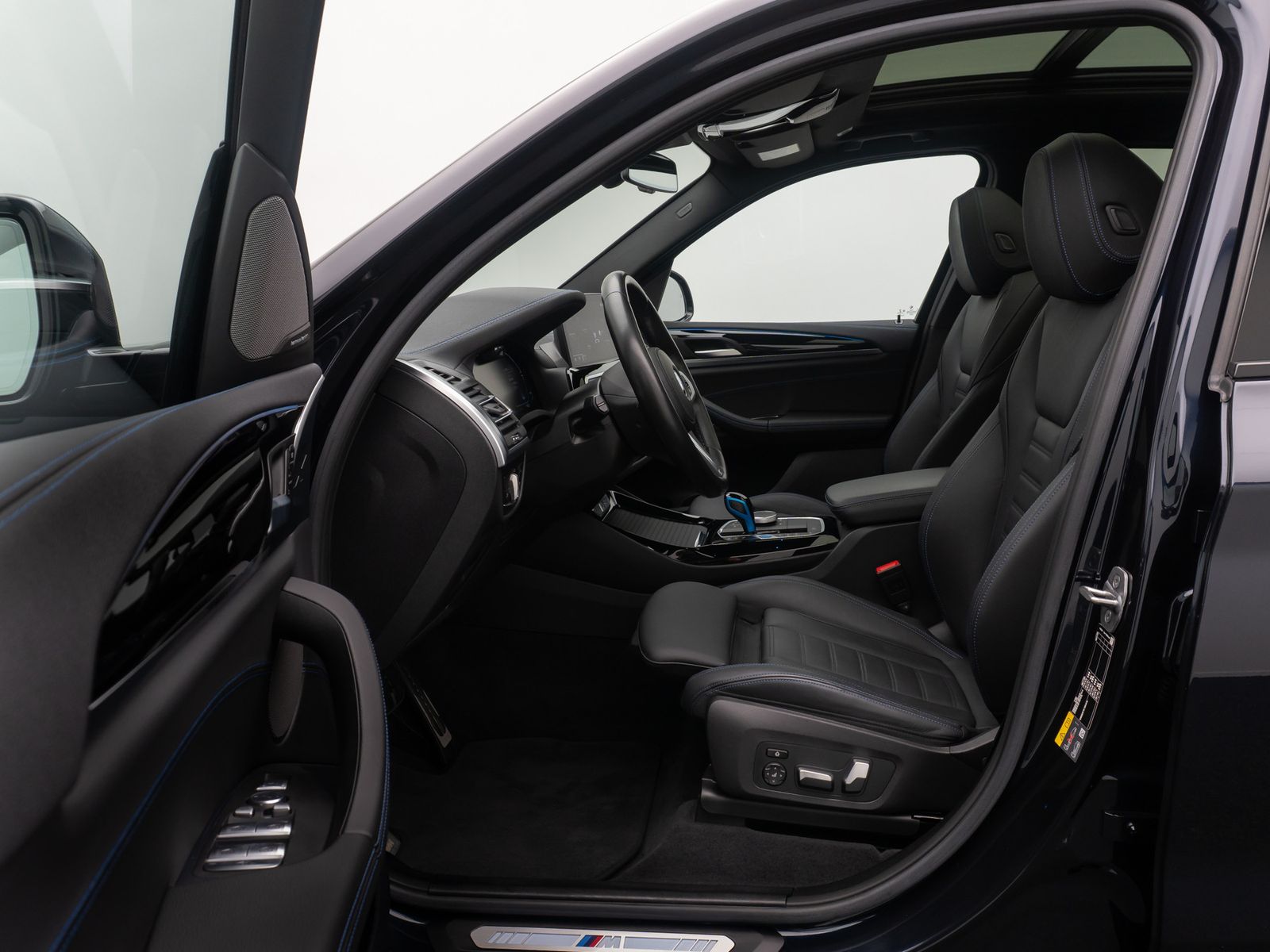 Fahrzeugabbildung BMW iX3 Impressive 360° HUD Alarm Sportsitz H/K ACC