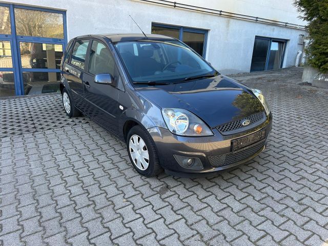 Ford Fiesta Style/1Hand/Neu Tüv